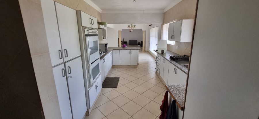 To Let 4 Bedroom Property for Rent in Elandsrand North West